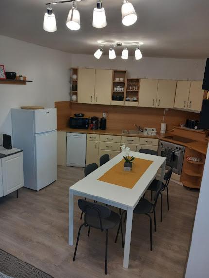 Sunshine Resort Apartment ハイデゥソボスロー エクステリア 写真